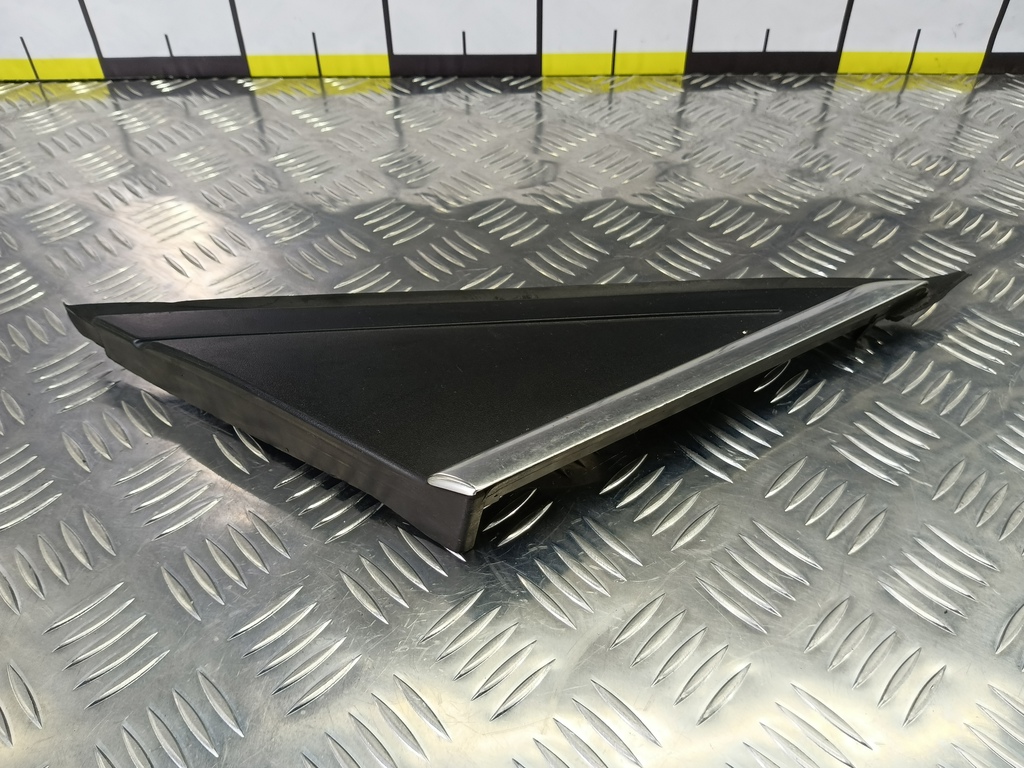 накладка крыла переднего FORD Focus  1730622, 980 рублей, Москва