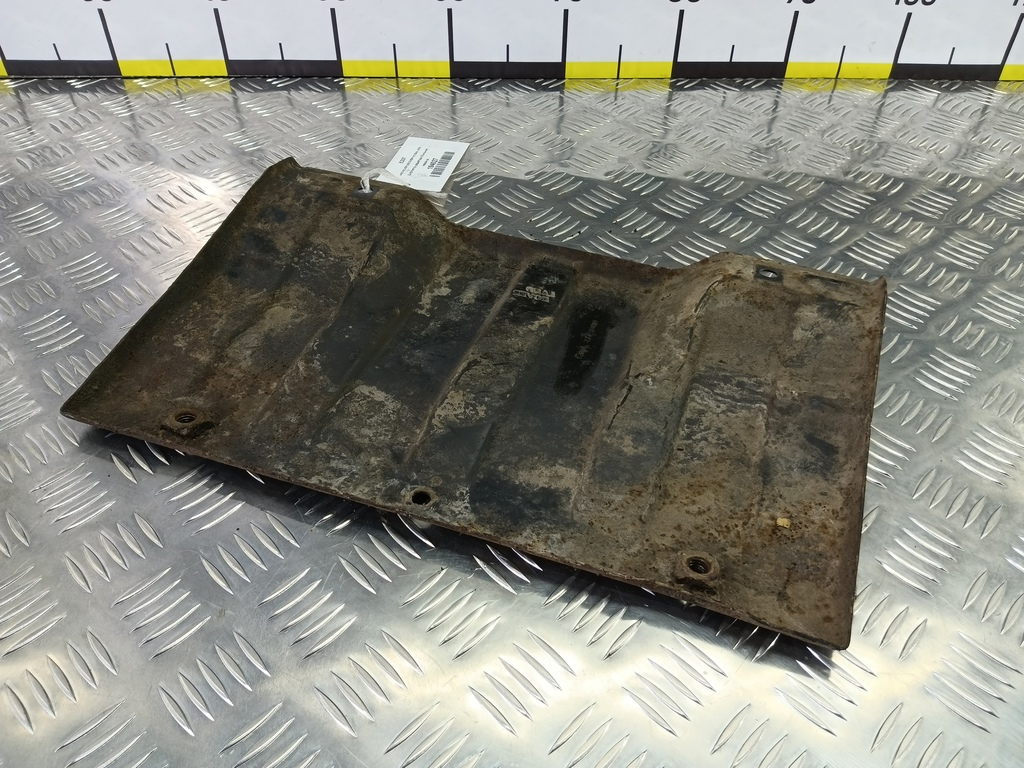 дефлектор радиатора (пыльник) LAND ROVER DISCOVERY  KRB000122, 3620 рублей, Москва