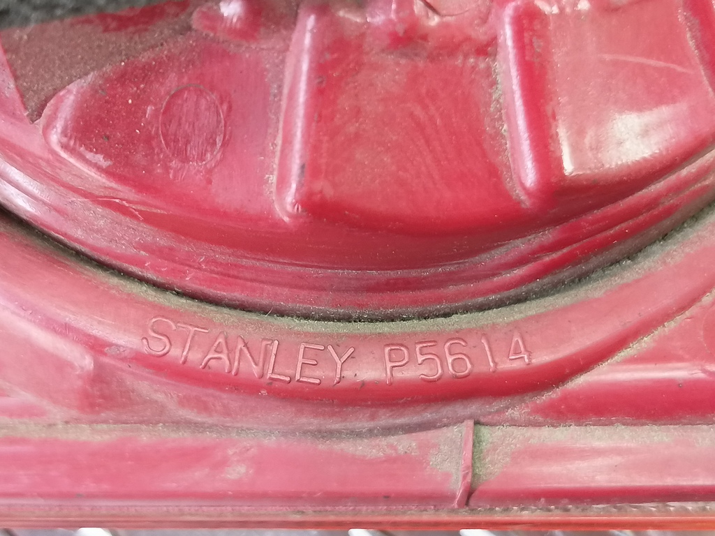 фонарь  (фара) MITSUBISHI LANCER  8337A009, 2360 рублей, Москва