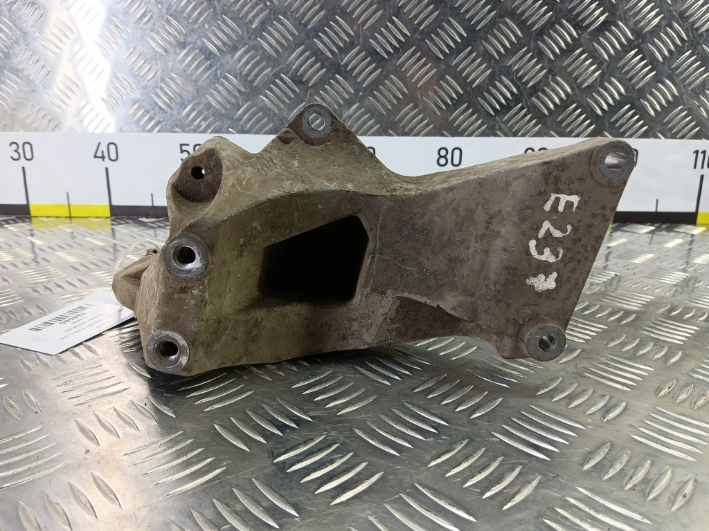 кронштейн генератора LAND ROVER DISCOVERY  YLU500290, 750 рублей, Москва