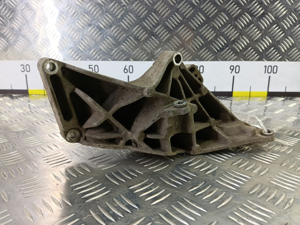 кронштейн генератора LAND ROVER DISCOVERY  YLU500290, 750 рублей, Москва