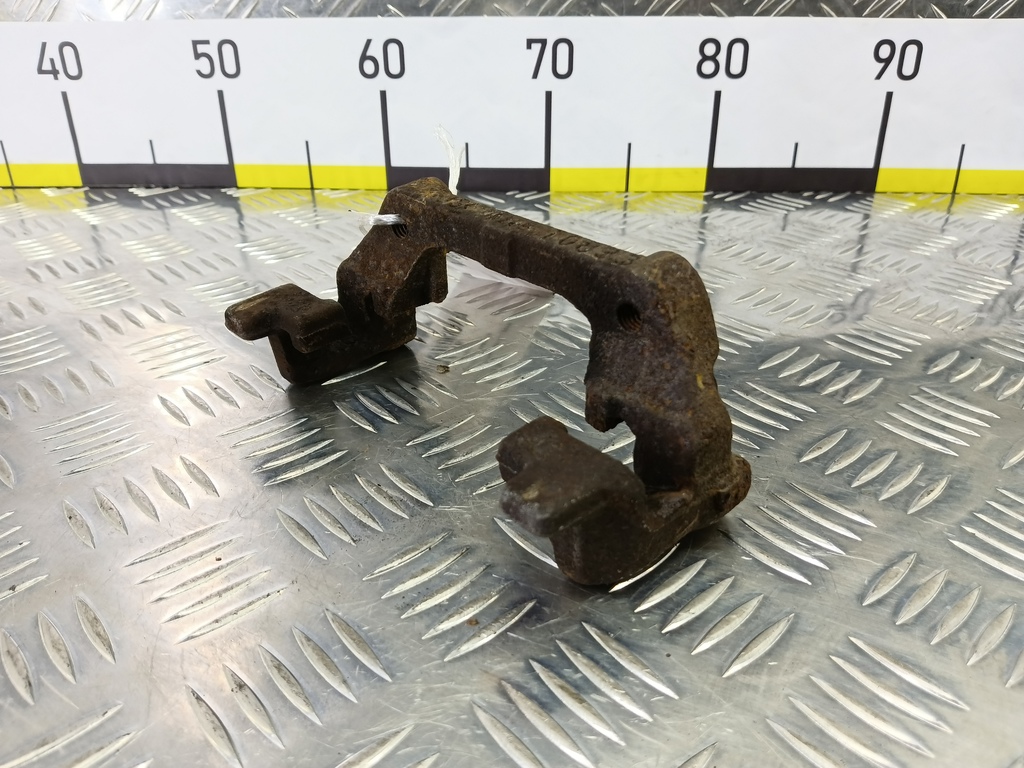 скоба суппорта FORD Focus 2.0 AMT (160 л.с.)Focus  III рестайлинг (2014—2019) Седан CV6Z2B582A, 3850 рублей, Москва