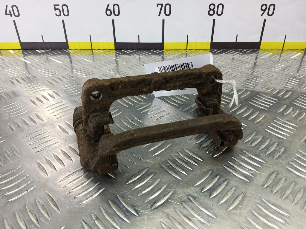 скоба суппорта CHEVROLET  ORLANDO 1.8 AT (141 л.с.)Orlando  I (2010—2018) Минивэн 13300900, 3050 рублей, Москва