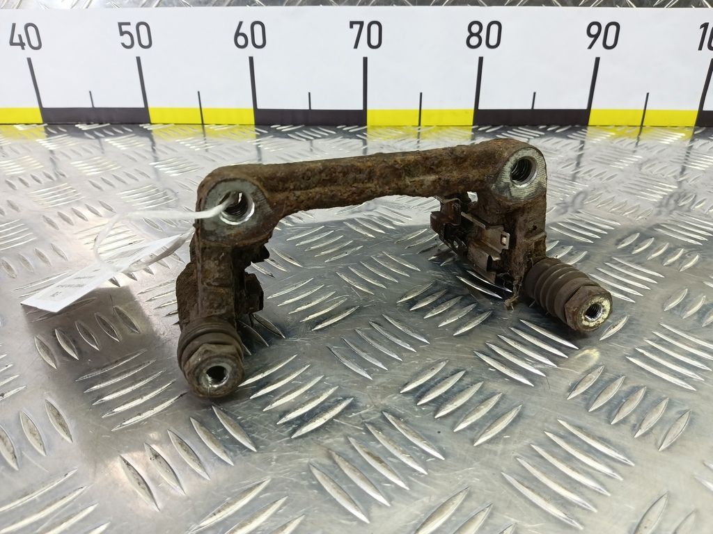 скоба суппорта CHEVROLET  ORLANDO 1.8 AT (141 л.с.)Orlando  I (2010—2018) Минивэн 13300900, 3050 рублей, Москва