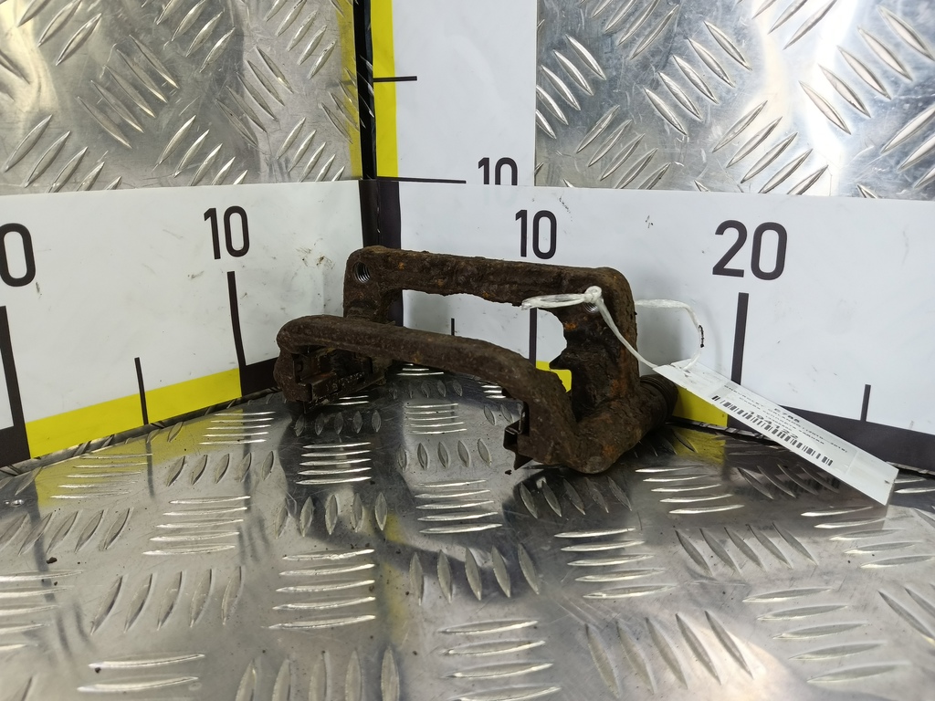 скоба суппорта CHEVROLET  ORLANDO 1.8 AT (141 л.с.)Orlando  I (2010—2018) Минивэн 13300900, 3050 рублей, Москва