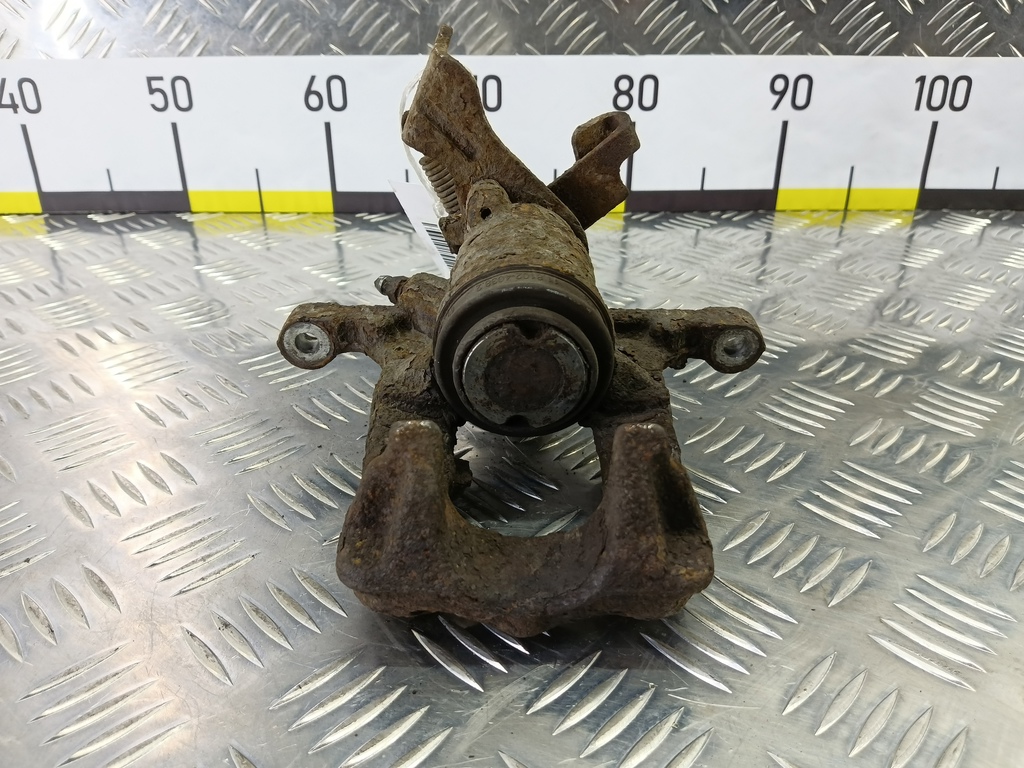 суппорт CHEVROLET  ORLANDO 1.8 AT (141 л.с.)Orlando  I (2010—2018) Минивэн 13300864, 4540 рублей, Москва