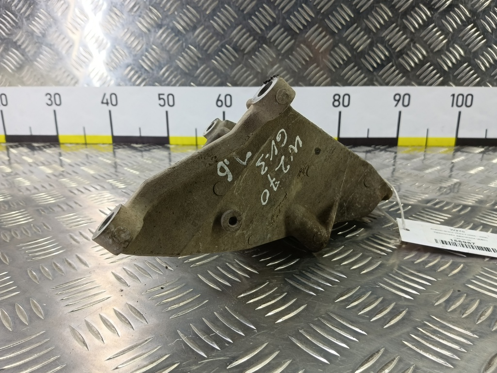 кронштейн двигателя (двс) SUZUKI Grand Vitara 2.0 4WD MT (140 л.с.)Grand Vitara  II (2005—2008) Внедорожник 1164164J00, 630 рублей, Москва