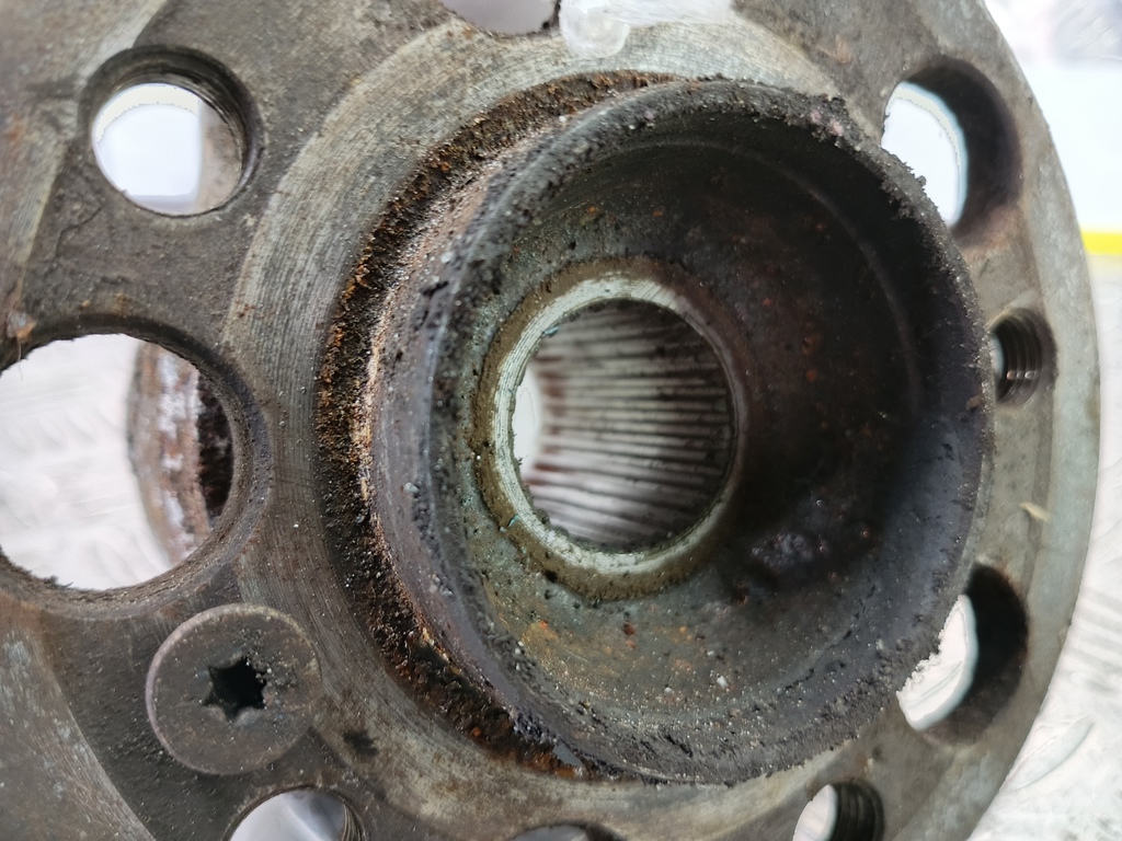 ступица MERCEDES-BENZ E-класс E 220d 2.1 5G-Tronic (170 л.с.)E-класс  W212/S212/C207/A207 (2009—2013) Седан A2119810227, 750 рублей, Москва