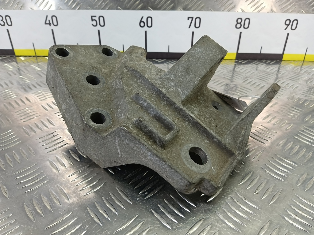 кронштейн двигателя (двс) LAND ROVER FREELANDER  LR004510, 980 рублей, Москва