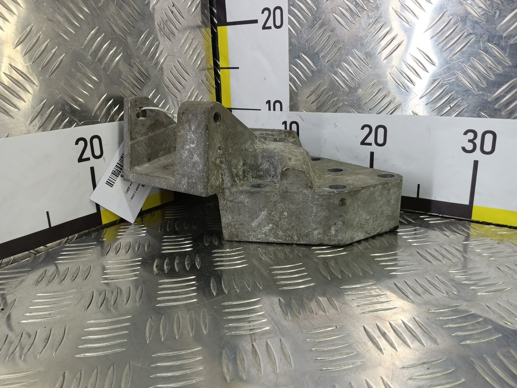 кронштейн двигателя (двс) LAND ROVER FREELANDER  LR004510, 980 рублей, Москва