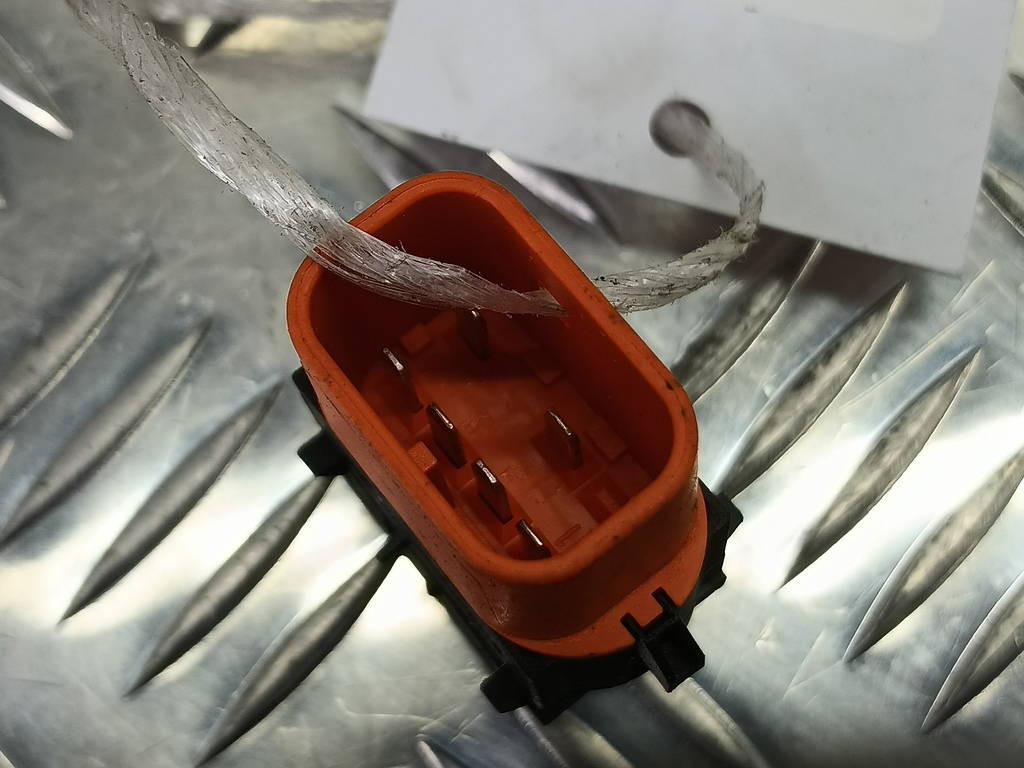 кнопка стеклоподъемника FORD Focus 2.0 AMT (160 л.с.)Focus  III рестайлинг (2014—2019) Седан 1746832, 980 рублей, Москва