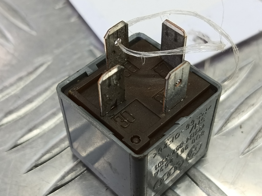 реле Volkswagen   8D0951253A, 520 рублей, Москва