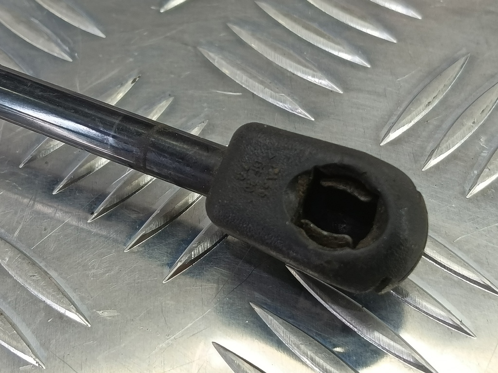 амортизатор крышки багажника Renault Scenic  8200174571, 750 рублей, Москва