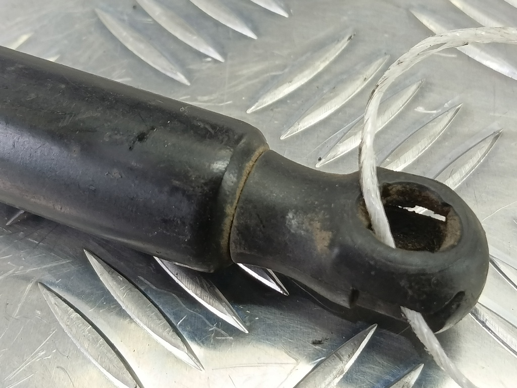 амортизатор крышки багажника Renault Scenic  8200174571, 750 рублей, Москва