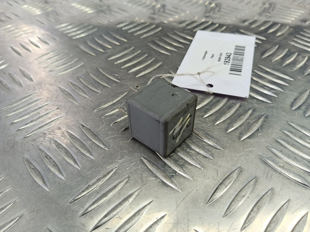 реле Volkswagen   8D0951253A, 520 рублей, Москва