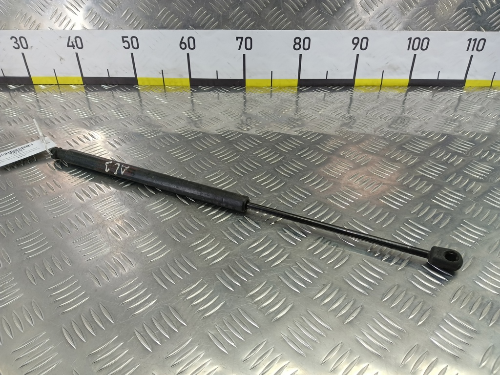 амортизатор крышки багажника Hyundai GETZ 1.1 MT (66 л.с.)Getz  I рестайлинг (2005—2011) Хетчбэк 817701C001, 750 рублей, Москва