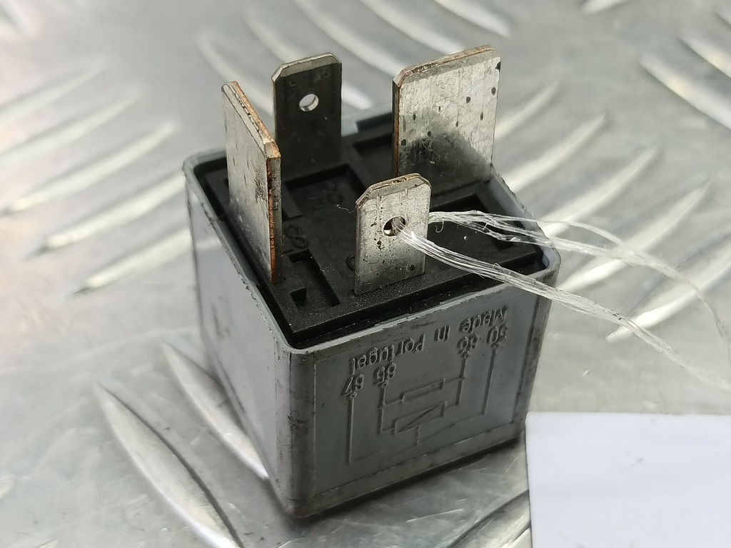 реле Volkswagen   8D0951253, 520 рублей, Москва