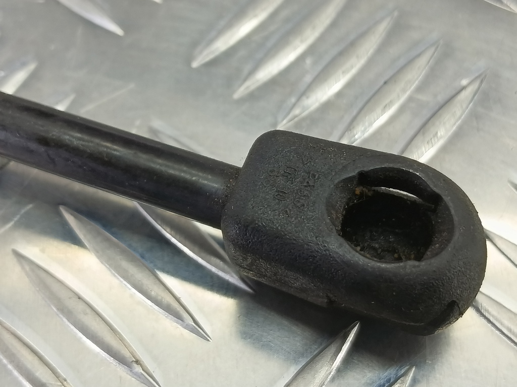 амортизатор крышки багажника MITSUBISHI OUTLANDER  MR991808, 980 рублей, Москва