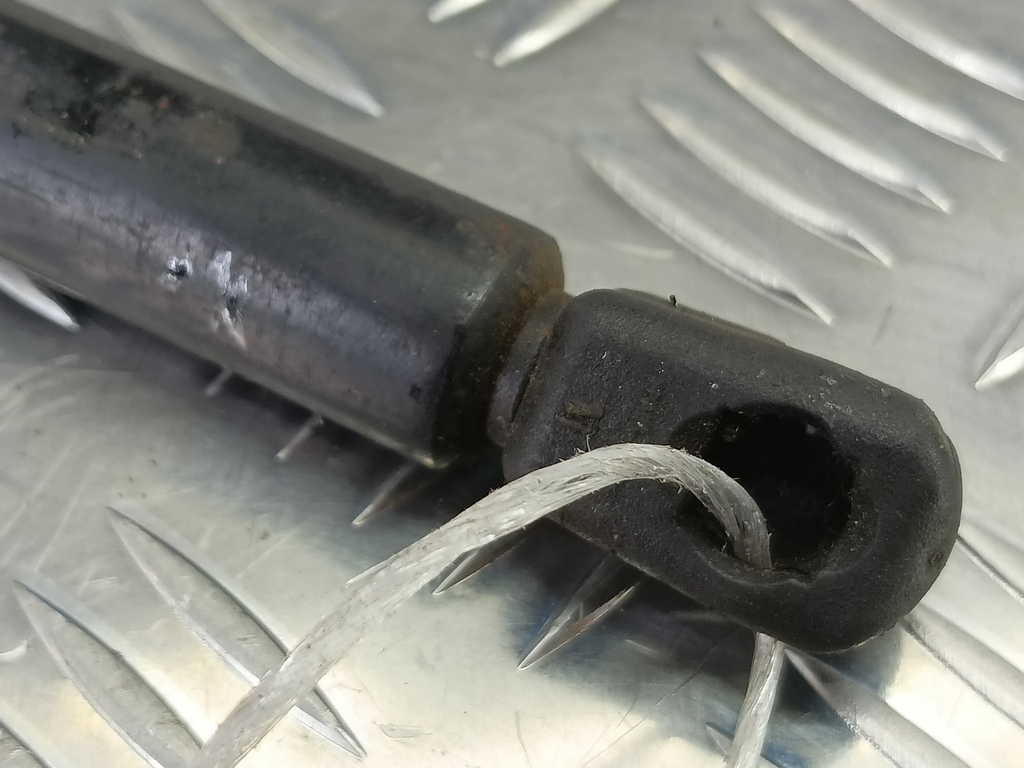 амортизатор крышки багажника MITSUBISHI OUTLANDER  MR991808, 980 рублей, Москва