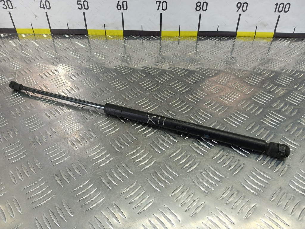 амортизатор крышки багажника TOYOTA COROLLA  689500W170, 520 рублей, Москва