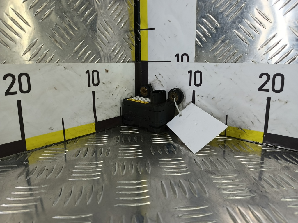 датчик ускорения LAND ROVER FREELANDER  LR001055, 630 рублей, Москва