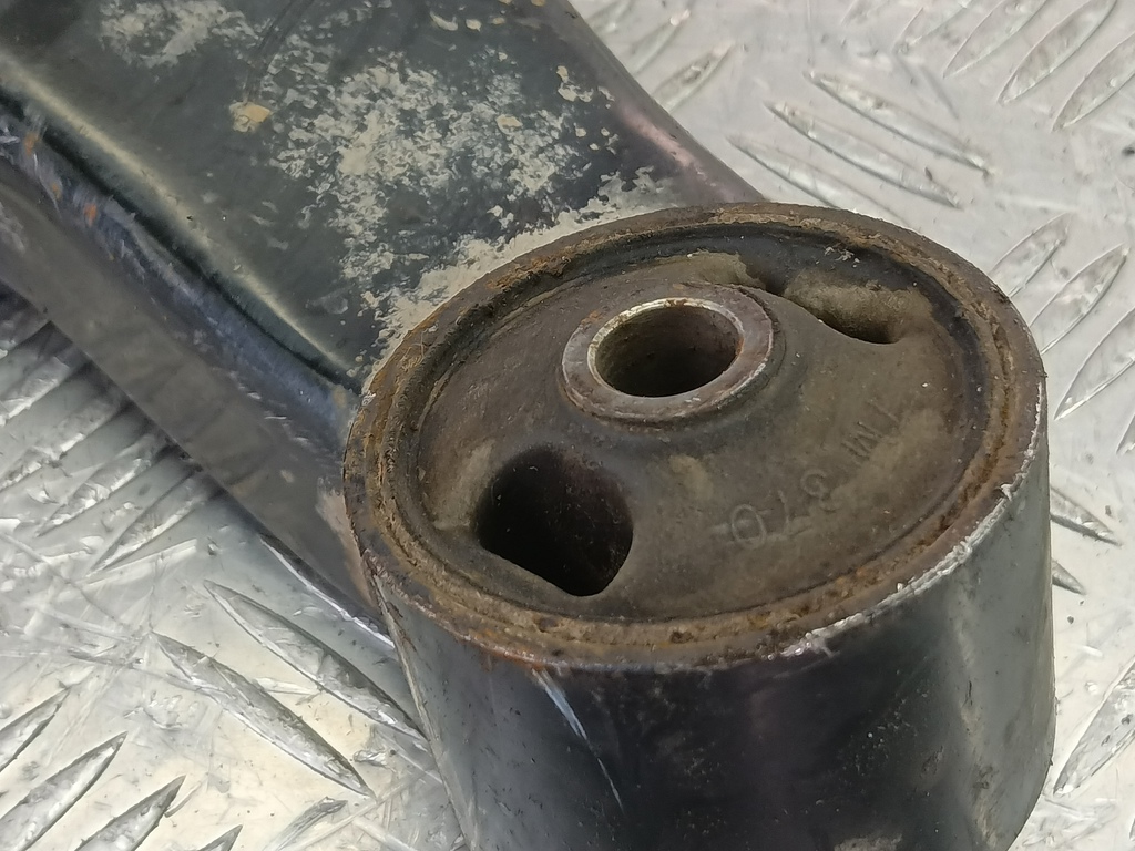 подушка редуктора MITSUBISHI L200  2.5 DI-D MT (136 л.с.)L200  IV (2006—2014) Пикап MN125141, 980 рублей, Москва