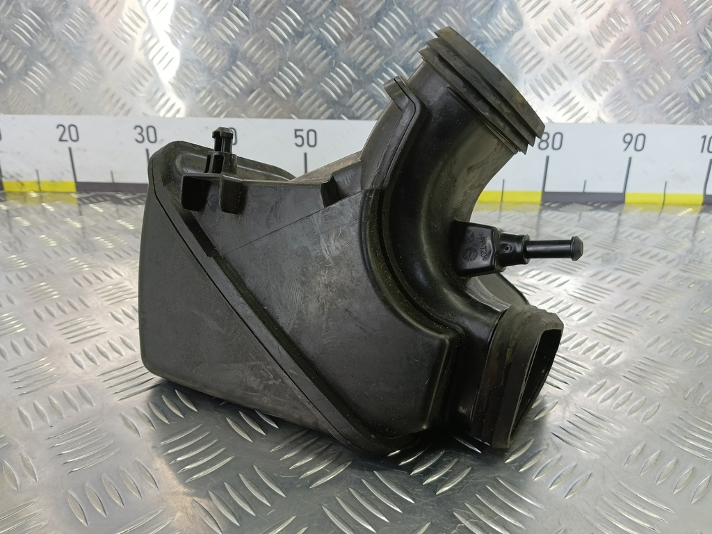 резонатор воздушного фильтра CHEVROLET  ORLANDO 1.8 AT (141 л.с.)Orlando  I (2010—2018) Минивэн 13337771, 1900 рублей, Москва