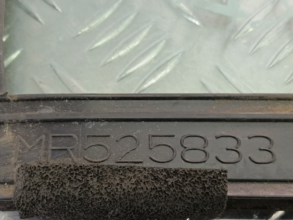 стекло двери MITSUBISHI LANCER  MR525825, 520 рублей, Москва