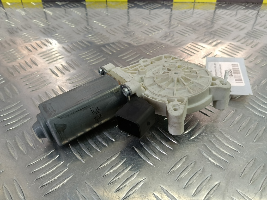 моторчик стеклоподъёмника MERCEDES-BENZ Vito  A0009069600, 4310 рублей, Москва