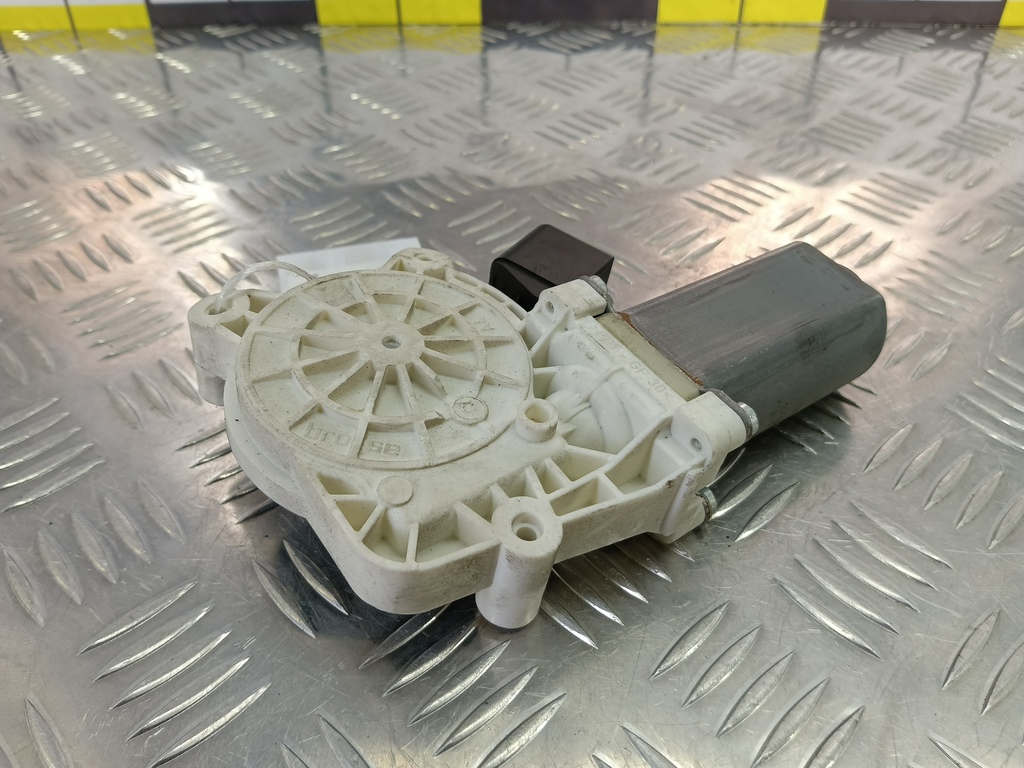 моторчик стеклоподъёмника MERCEDES-BENZ Vito  A0009069600, 4310 рублей, Москва