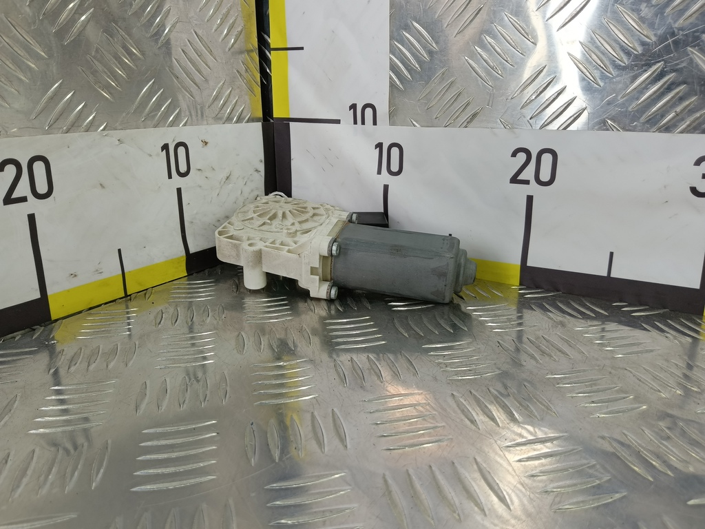 моторчик стеклоподъёмника MERCEDES-BENZ Vito  A0009069600, 4310 рублей, Москва