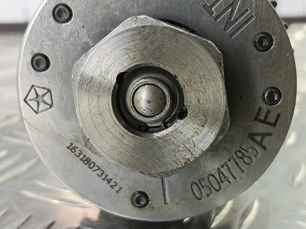 распредвал JEEP Grand Cherokee  05047785AE, 17650 рублей, Москва