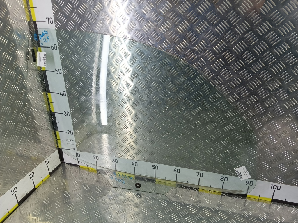 стекло двери SUZUKI Grand Vitara 1.6 4WD MT (106 л.с.)Grand Vitara  II (2005—2008) Внедорожник 8450164J00, 2240 рублей, Москва