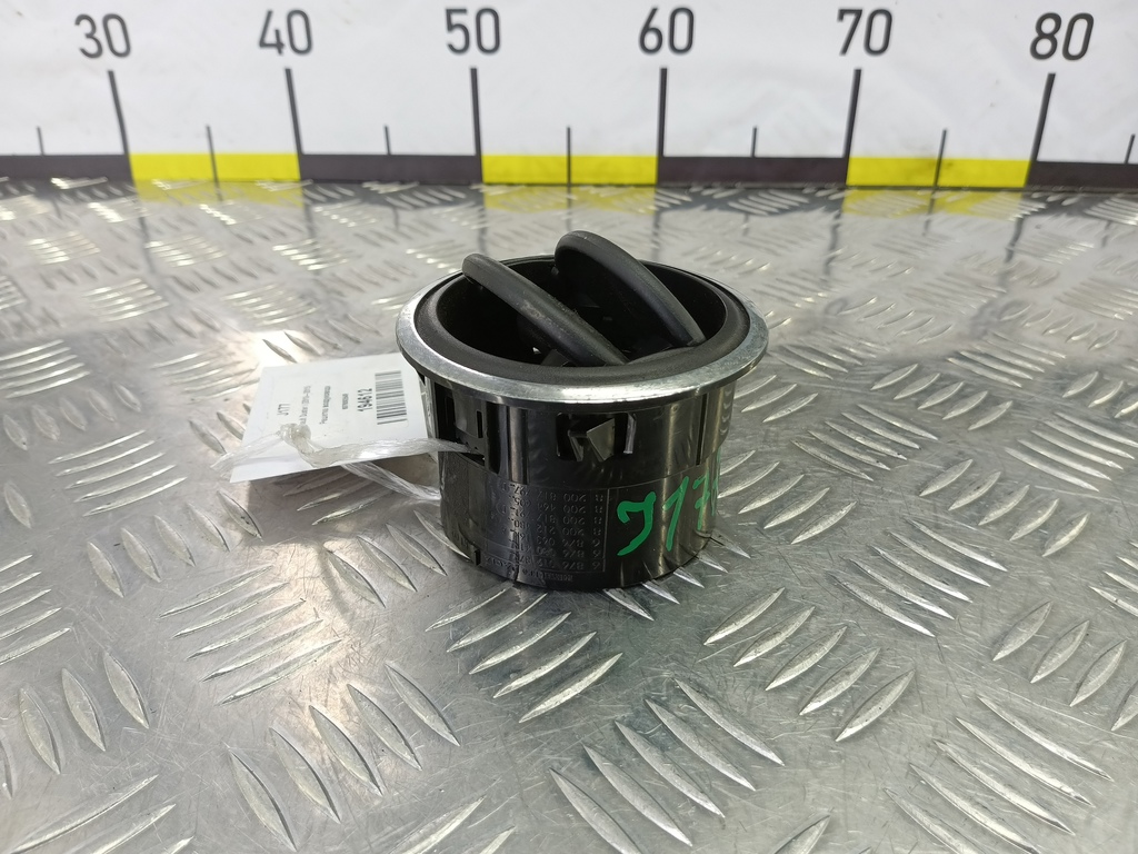 решетка воздуховода Renault Duster  687609254R, 980 рублей, Москва