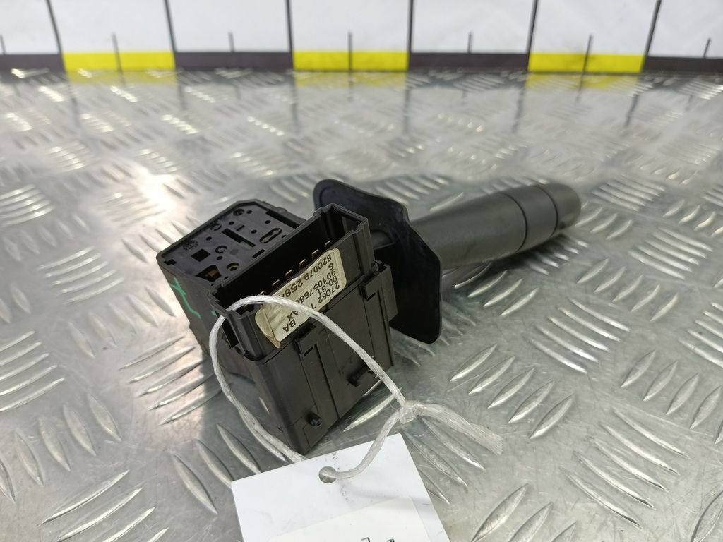 переключатель подрулевой Renault Duster  8201168003, 2820 рублей, Москва