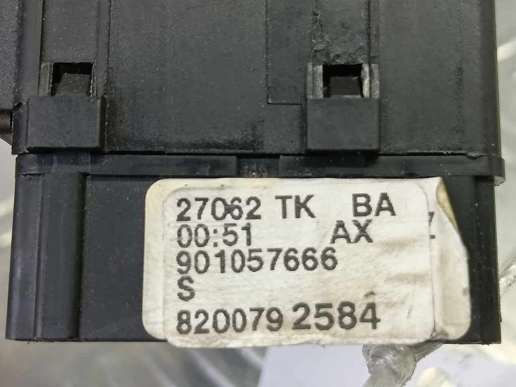 переключатель подрулевой Renault Duster  8201168003, 2820 рублей, Москва