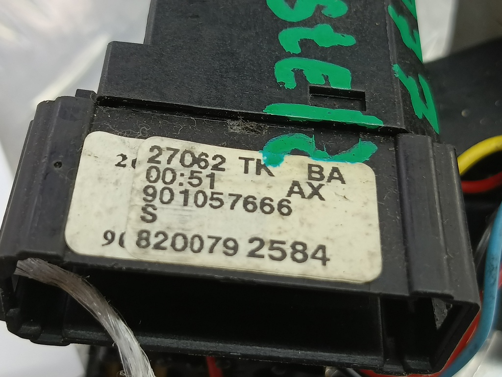 переключатель подрулевой Renault Duster  6001551360, 2360 рублей, Москва