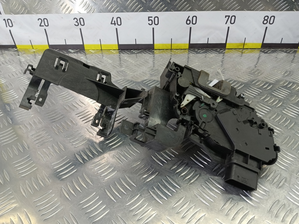 замок двери Jaguar XF 2.7 AT (207 л.с.)XF  I (2007—2011) Седан C2D5635, 3620 рублей, Москва