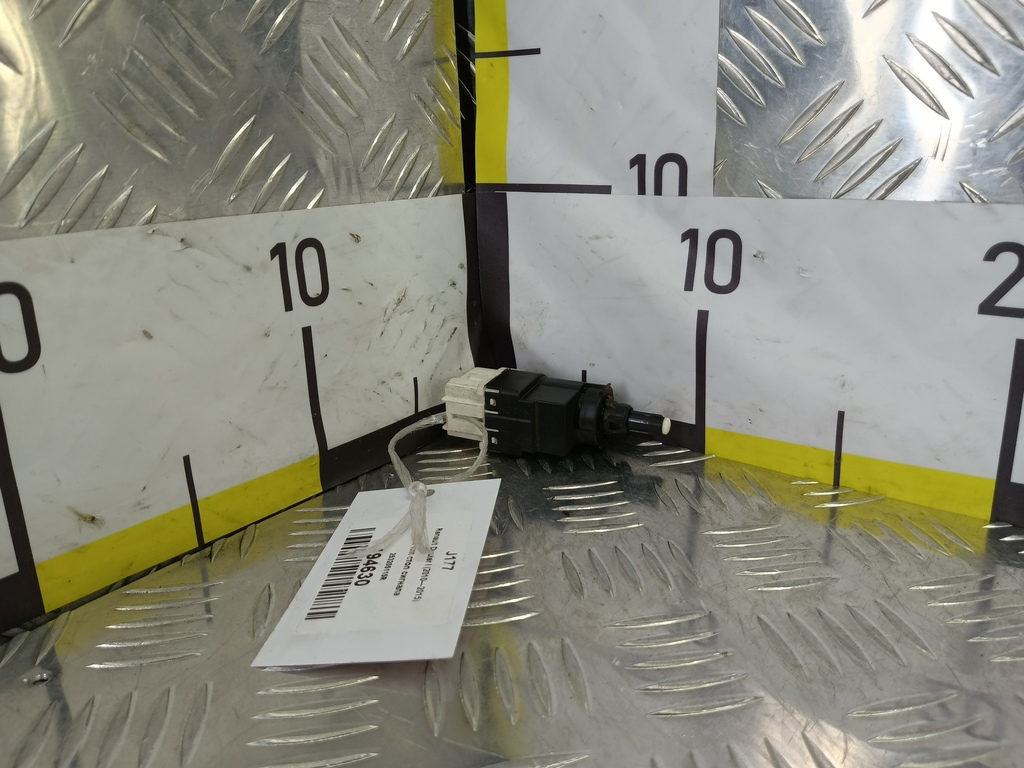 датчик включения стоп-сигнала Renault Duster  253205115R, 1210 рублей, Москва