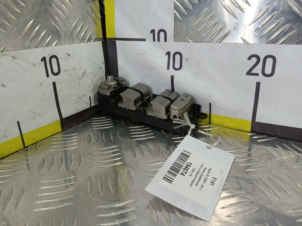 блок управления стеклоподъемниками Jaguar XF 2.7 AT (207 л.с.)XF  I (2007—2011) Седан C2Z11176, 980 рублей, Москва