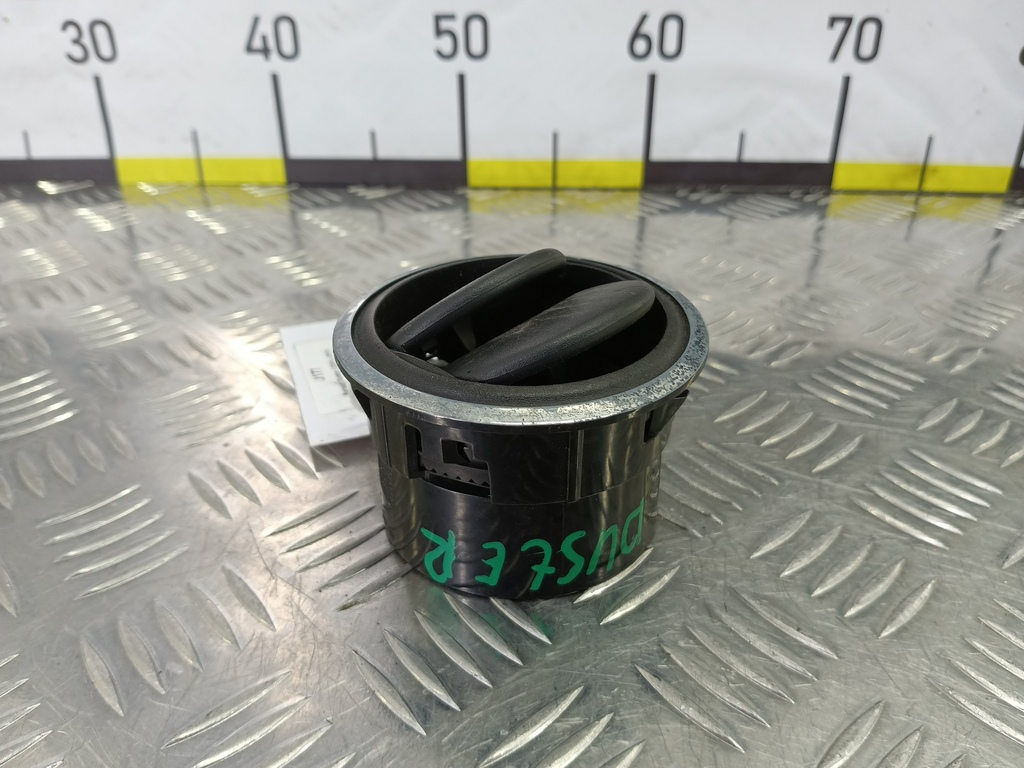 решетка воздуховода Renault Duster  687609254R, 980 рублей, Москва