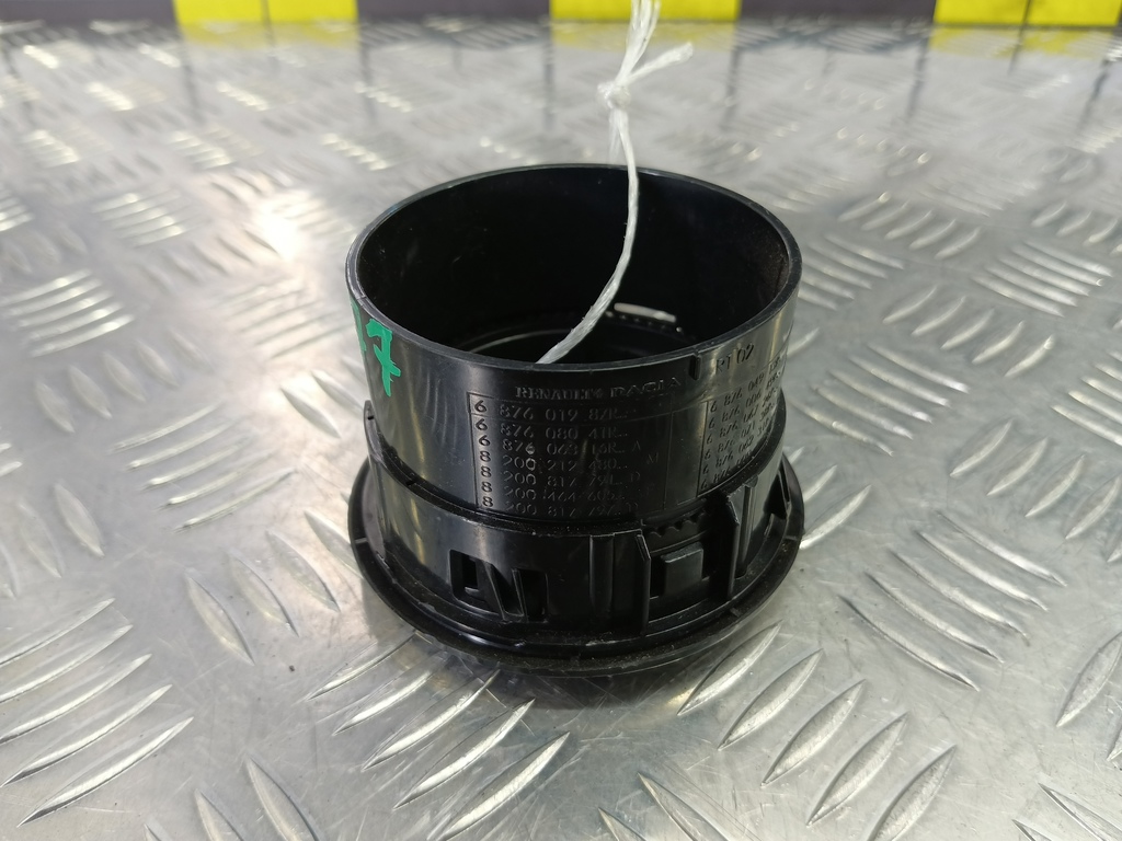 решетка воздуховода Renault Duster  687609254R, 980 рублей, Москва