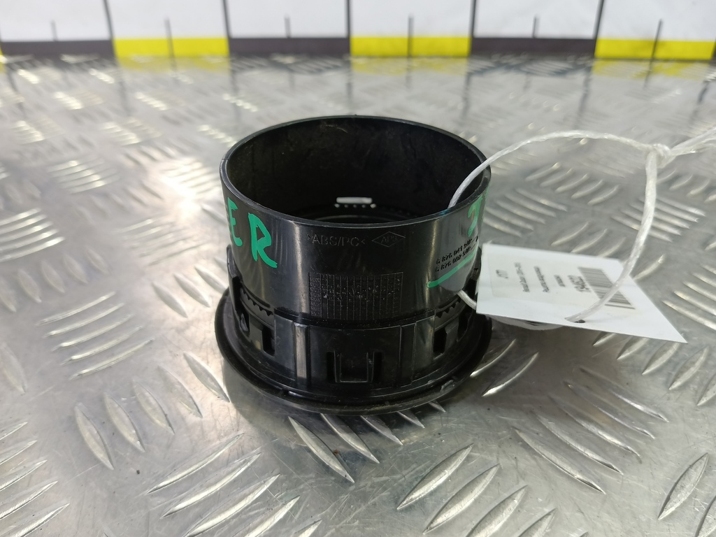 решетка воздуховода Renault Duster  687609254R, 980 рублей, Москва