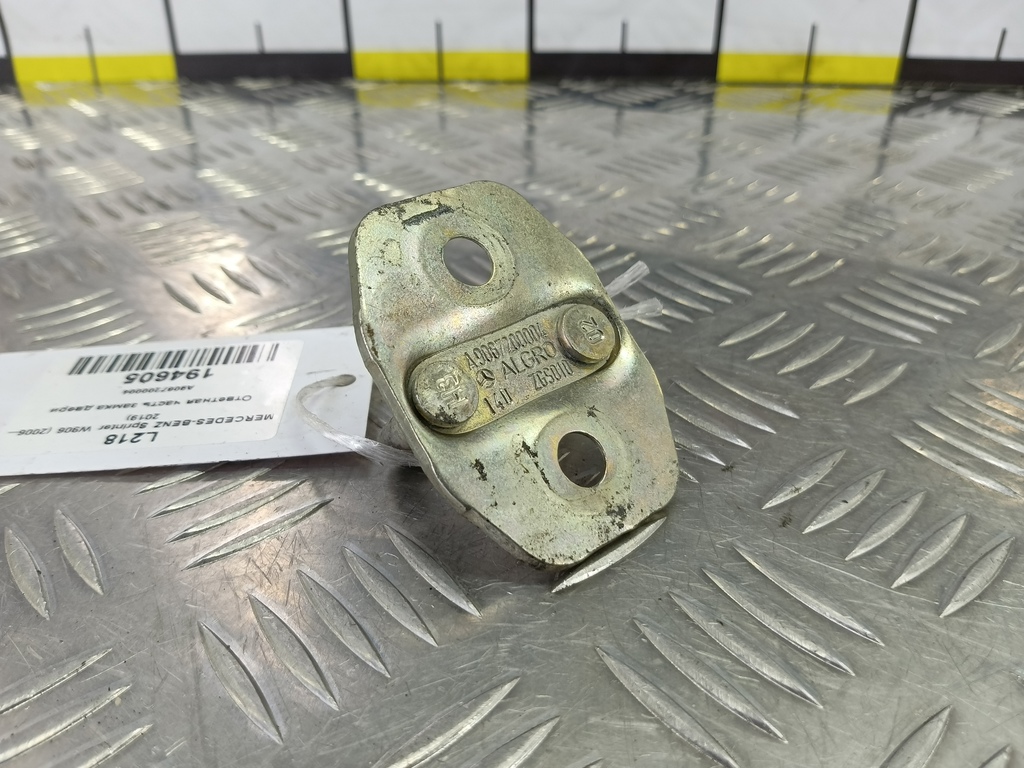 ответная часть замка двери MERCEDES-BENZ Sprinter  A9067200004, 2010 рублей, Москва