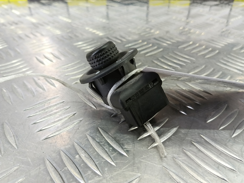 кнопка регулировки зеркал Renault Master  8200002442, 980 рублей, Москва