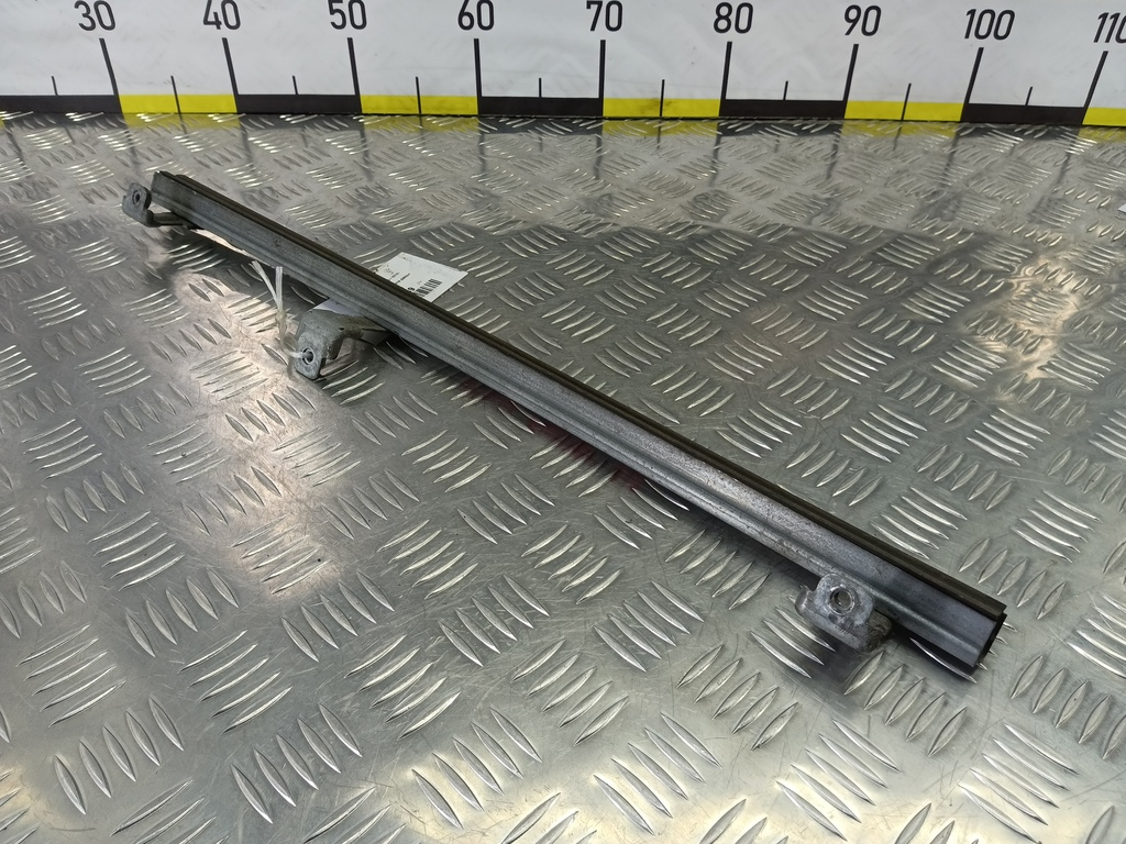 направляющая стекла двери Renault Master  8200683411, 980 рублей, Москва