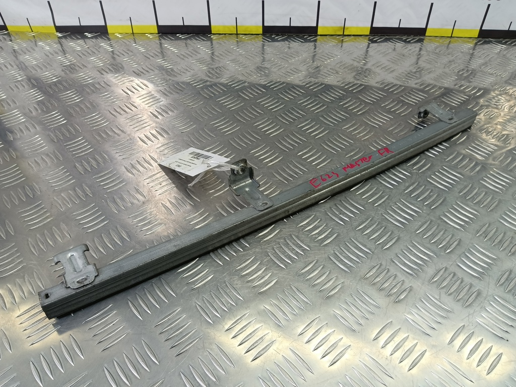 направляющая стекла двери Renault Master  8200683411, 980 рублей, Москва