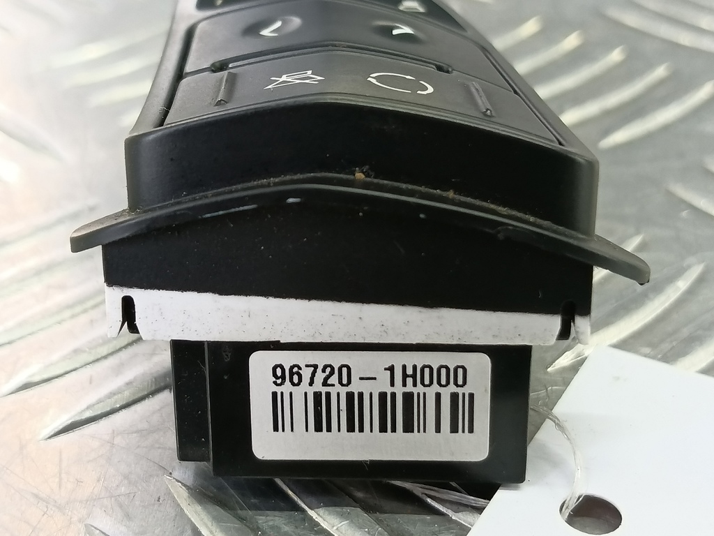 блок кнопок Kia Ceed  967201H000EQ, 2010 рублей, Москва