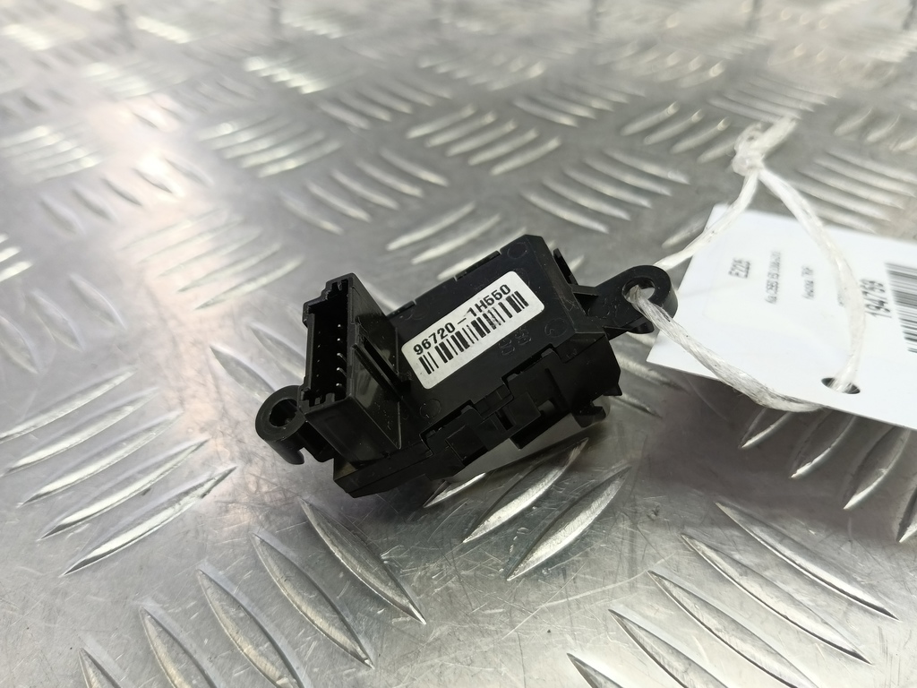 кнопка tip Kia Ceed  967201H550AL4, 630 рублей, Москва