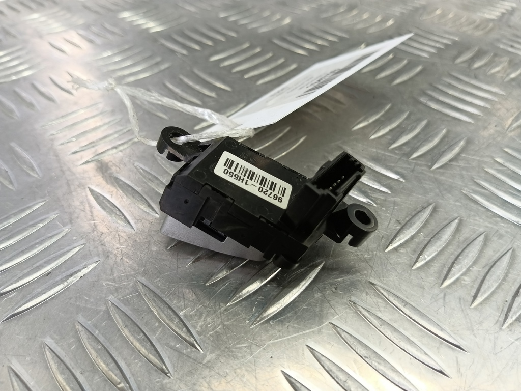 кнопка tip Kia Ceed  967201H550AL4, 630 рублей, Москва